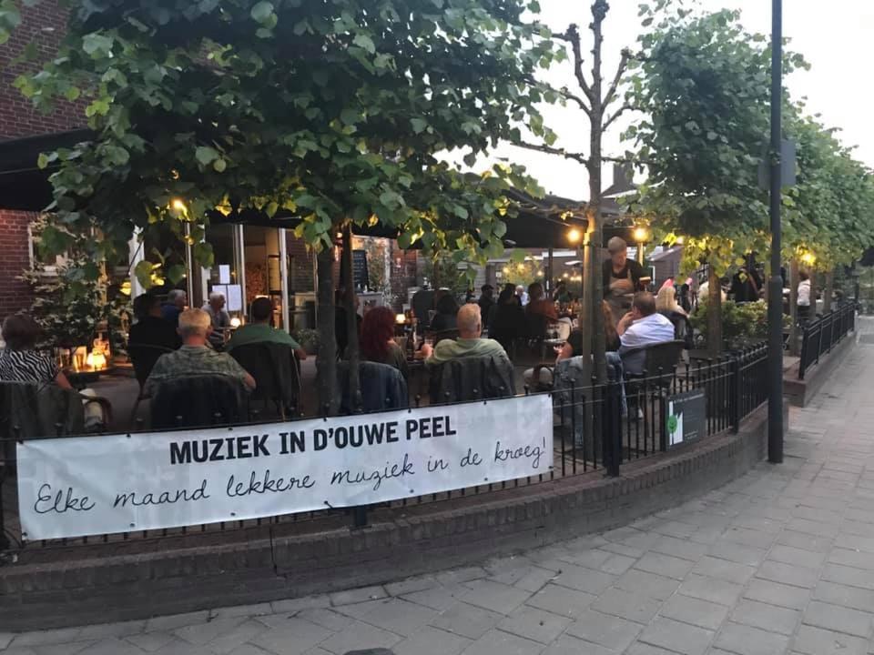 Hotel Restaurant In D'Ouwe Peel 헬레나빈 외부 사진