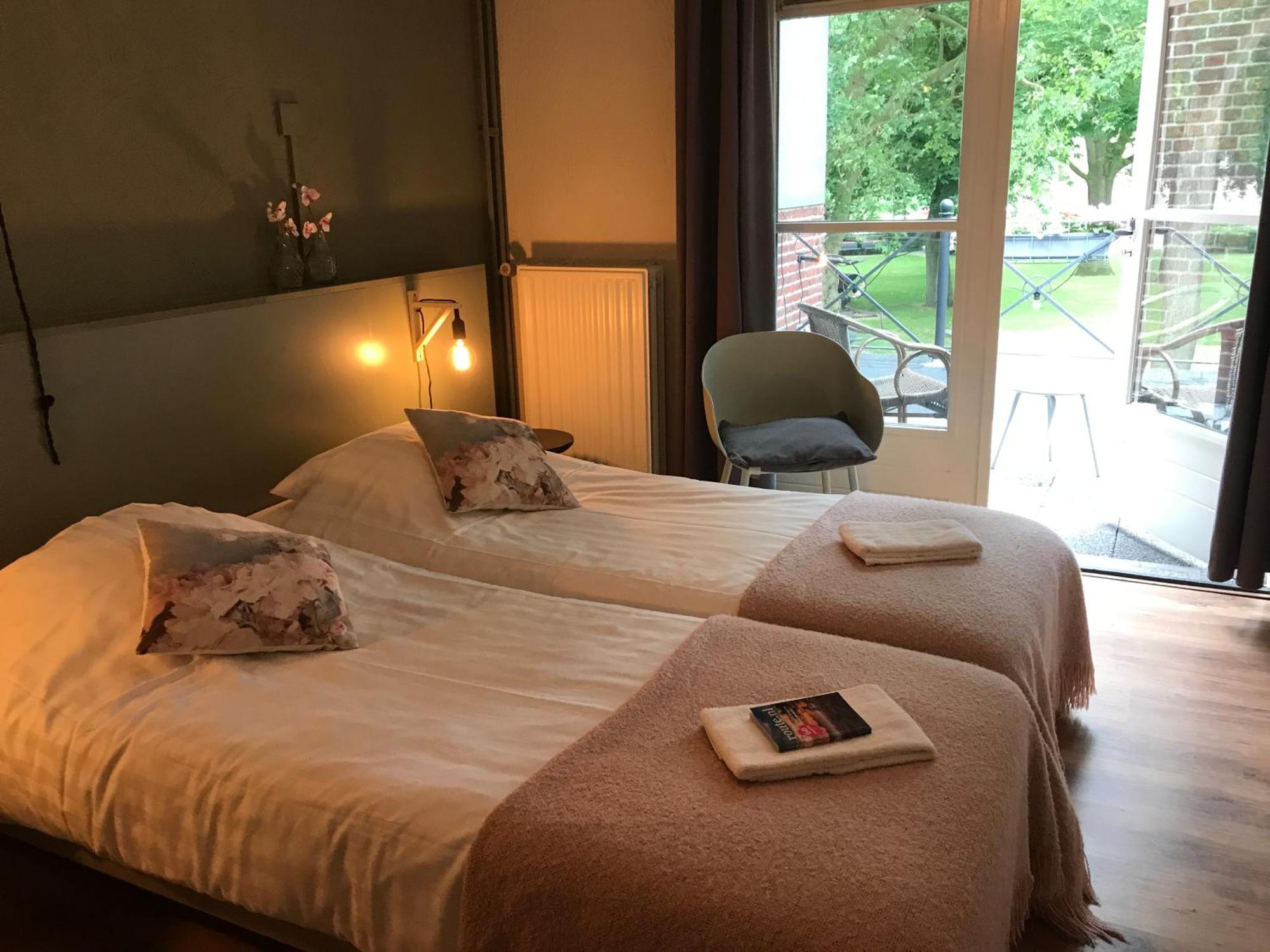 Hotel Restaurant In D'Ouwe Peel 헬레나빈 외부 사진